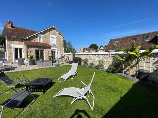 Casa di lusso a Boissise-la-Bertrand, Seine-et-Marne