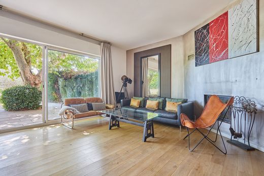 Apartment / Etagenwohnung in Aix-en-Provence, Bouches-du-Rhône