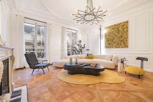 Apartment in Champs-Elysées, Madeleine, Triangle d’or, Paris