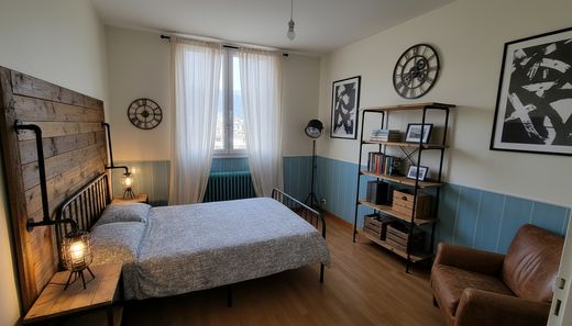 Apartment / Etagenwohnung in Grenoble, Isère