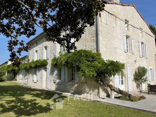 Maison de luxe à Saint-Michel-l'Écluse-et-Léparon, Dordogne