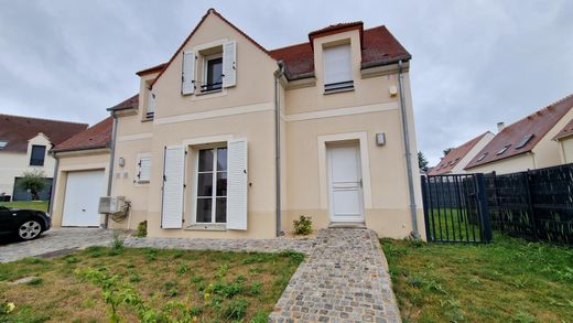 Luxe woning in Saint-Witz, Val d'Oise