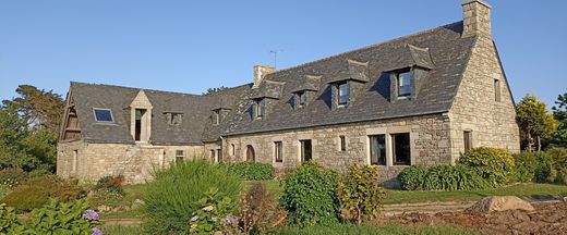 Pleumeur-Bodou, Côtes-d'Armorの高級住宅