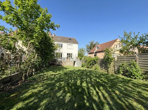 Luxury home in Rueil-Malmaison, Hauts-de-Seine