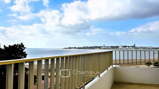 Apartment / Etagenwohnung in Saint-Georges-de-Didonne, Charente-Maritime