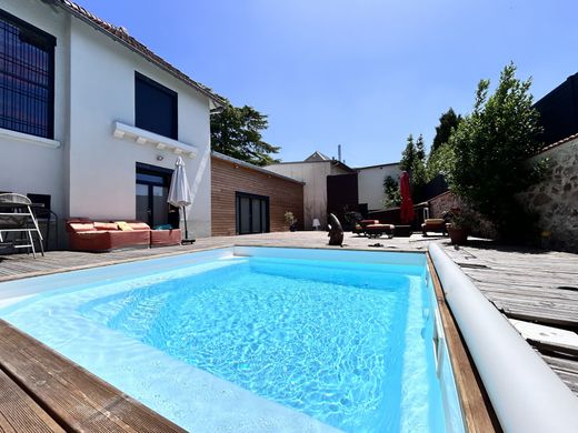 Luxury home in Limoges, Haute-Vienne
