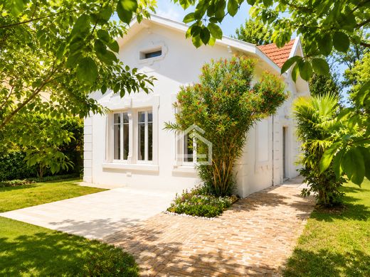 Luxury home in Talence, Gironde