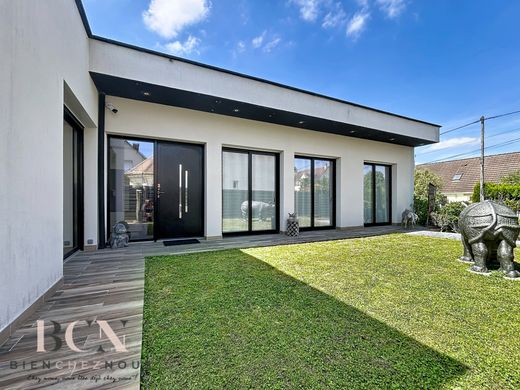 Luxury home in Domont, Val d'Oise