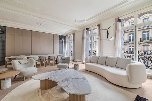 Apartment / Etagenwohnung in Champs-Elysées, Madeleine, Triangle d’or, Paris