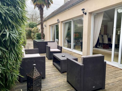 Luxury home in Osny, Val d'Oise