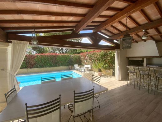 Luxury home in Uzès, Gard