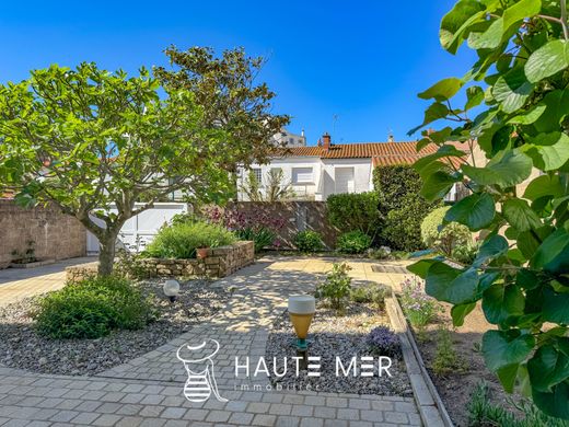 Luxus-Haus in Les Sables-d'Olonne, Vendée