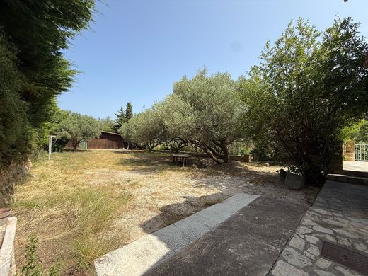 Luxus-Haus in Ollioules, Var