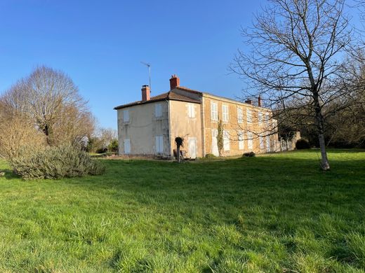 Maison de luxe à Mignaloux-Beauvoir, Vienne