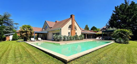 Luxe woning in Étiolles, Essonne