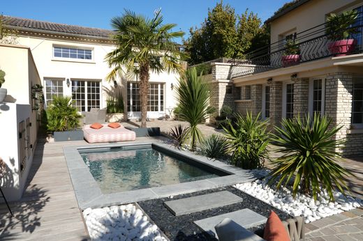 Maison de luxe à Les Alluets-le-Roi, Yvelines