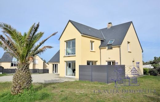 Luxus-Haus in Saint-Germain-sur-Ay, Manche