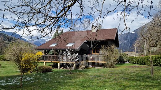 Casa di lusso a Faverges, Alta Savoia