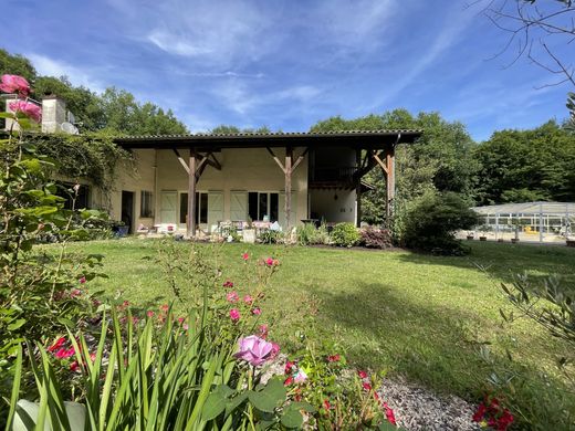 Luxury home in Blasimon, Gironde