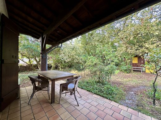 Luxus-Haus in La Teste-de-Buch, Gironde