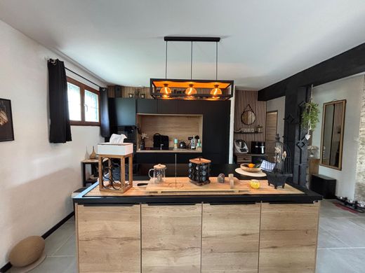 Luxury home in Neuilly-lès-Dijon, Cote d'Or