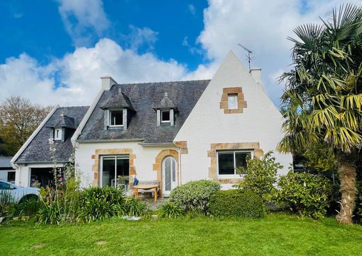 Luxus-Haus in Saint-Quay-Perros, Côtes-d'Armor