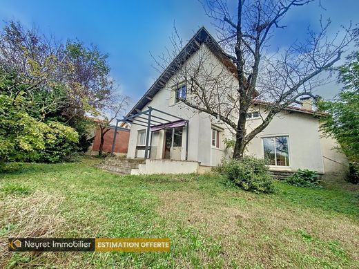 Luxury home in Saint-Genis-Laval, Rhône