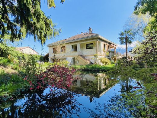 Luxe woning in Crolles, Isère