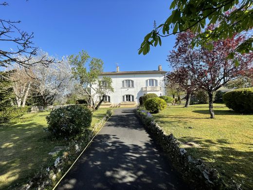 Luxury home in Saint-Savinien, Charente-Maritime