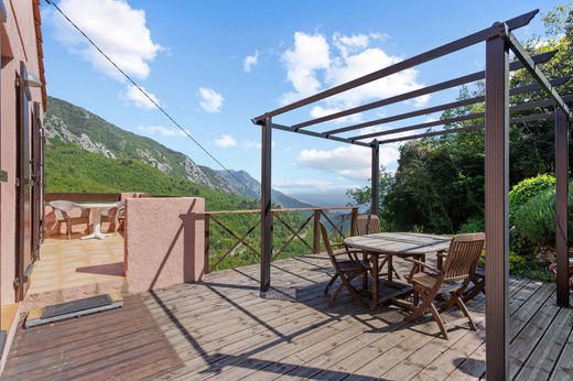 Luxus-Haus in Castillon, Alpes-Maritimes