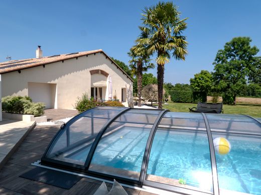 Luxury home in La Roche-sur-Yon, Vendée