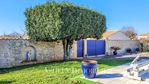 Luxury home in Périgny, Charente-Maritime