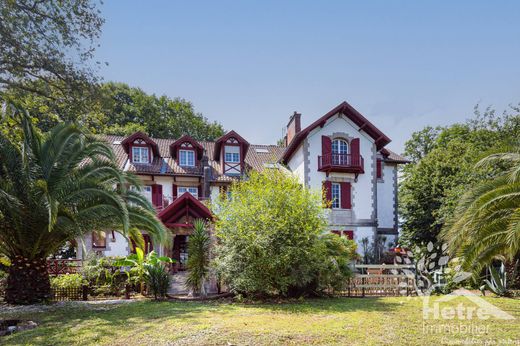 Luxus-Haus in Cambo-les-Bains, Pyrénées-Atlantiques