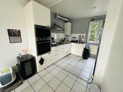 Maison de luxe à Saint-Priest-en-Jarez, Loire