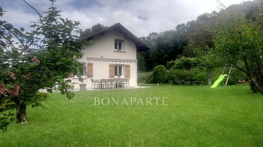 Casa de lujo en Annecy-le-Vieux, Alta Saboya