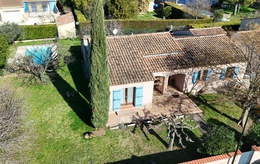 Villa in Pernes-les-Fontaines, Vaucluse
