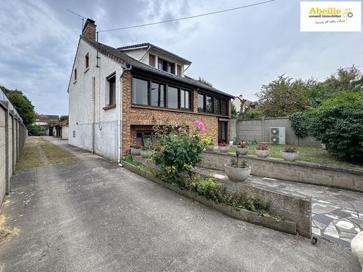Casa de lujo en Boissy-sous-Saint-Yon, Essonne