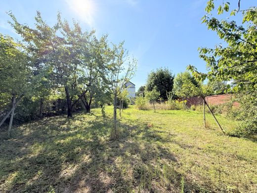 Rueil-Malmaison, Hauts-de-Seineの土地