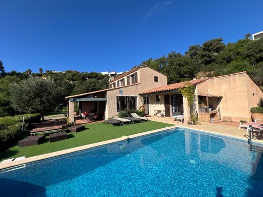 Luxury home in Saint-Aygulf, Var