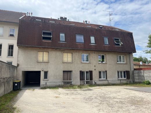 Luxus-Haus in Contrexéville, Vosges