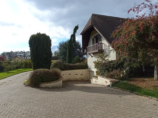 Luxury home in Le Neubourg, Eure