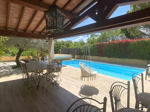 Maison de luxe à Uzès, Gard