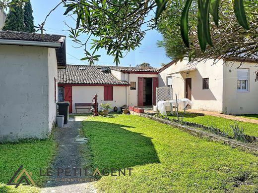 Luxury home in Le Bouscat, Gironde