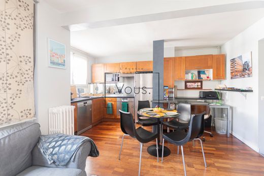 Apartment in Motte-Picquet, Commerce, Necker, Paris