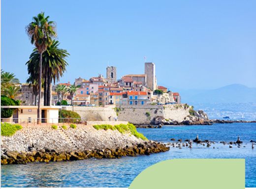 Apartment / Etagenwohnung in Antibes, Alpes-Maritimes