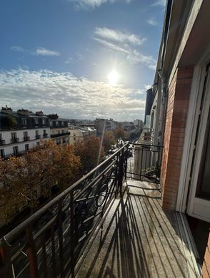 Apartment / Etagenwohnung in Montmartre, Abbesses, Grandes-Carrières, Paris