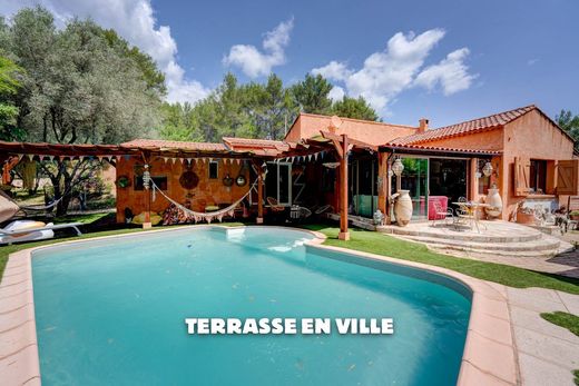 Luxe woning in Solliès-Toucas, Var