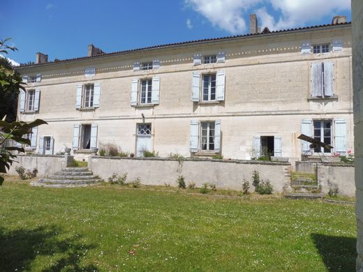 Luxury home in Saint-Aulaye, Dordogne