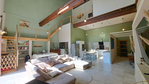 Casa di lusso a Nissan-lez-Enserune, Hérault