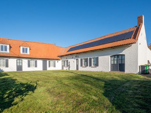 Luxury home in Templeuve-en-Pévèle, North